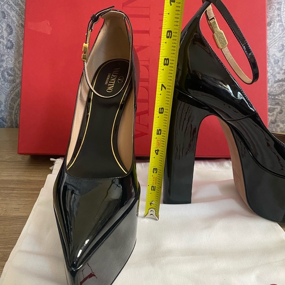 Valentino Rockstud Tan-go Black Patent Leather Ankle Strap Platform Heel Pump 41 - Picture 6 of 12